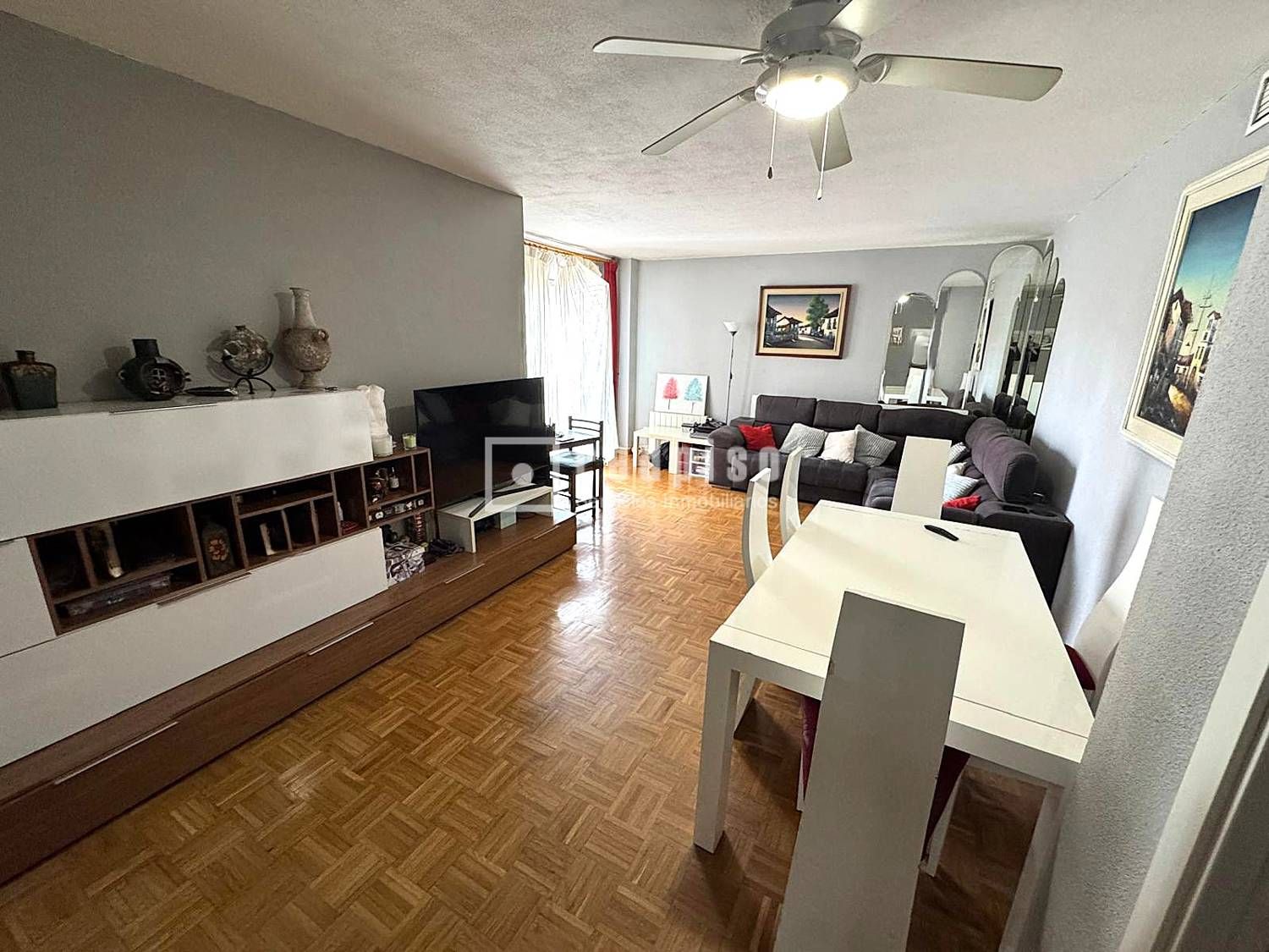 Living room of Flat for sale in San Fernando de Henares  with Air Conditioner, Heating and Parquet flooring