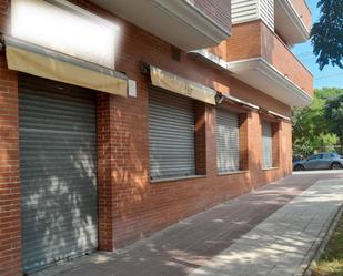 Vista exterior de Local en venda en Ripollet amb Aire condicionat