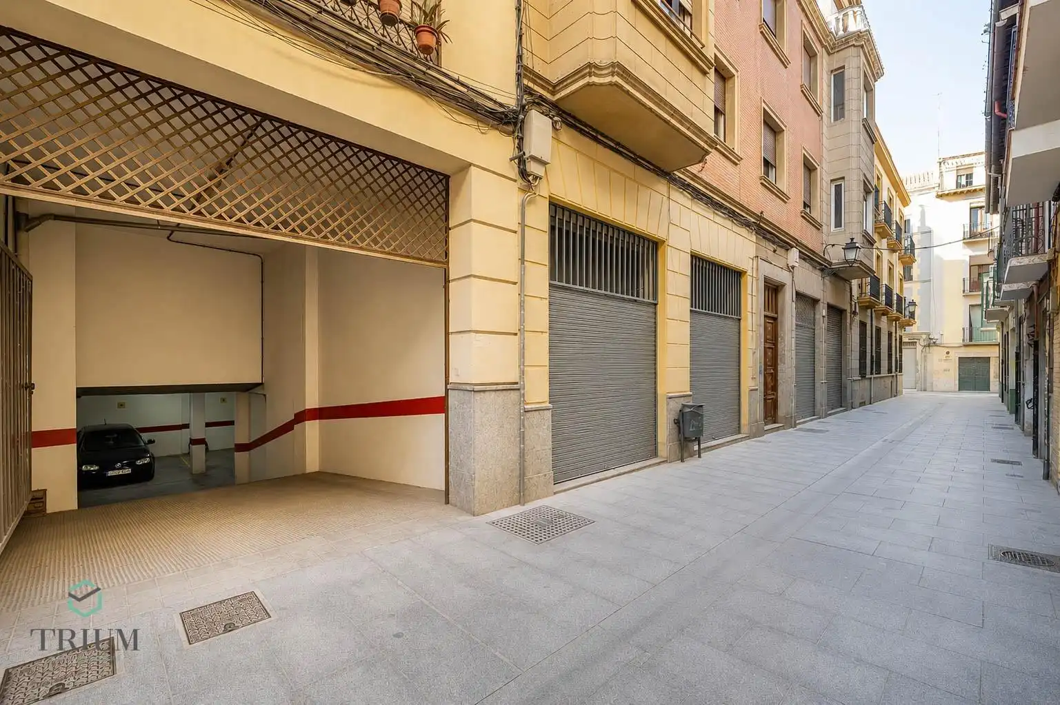 Exterior view of Garage for sale in Granada