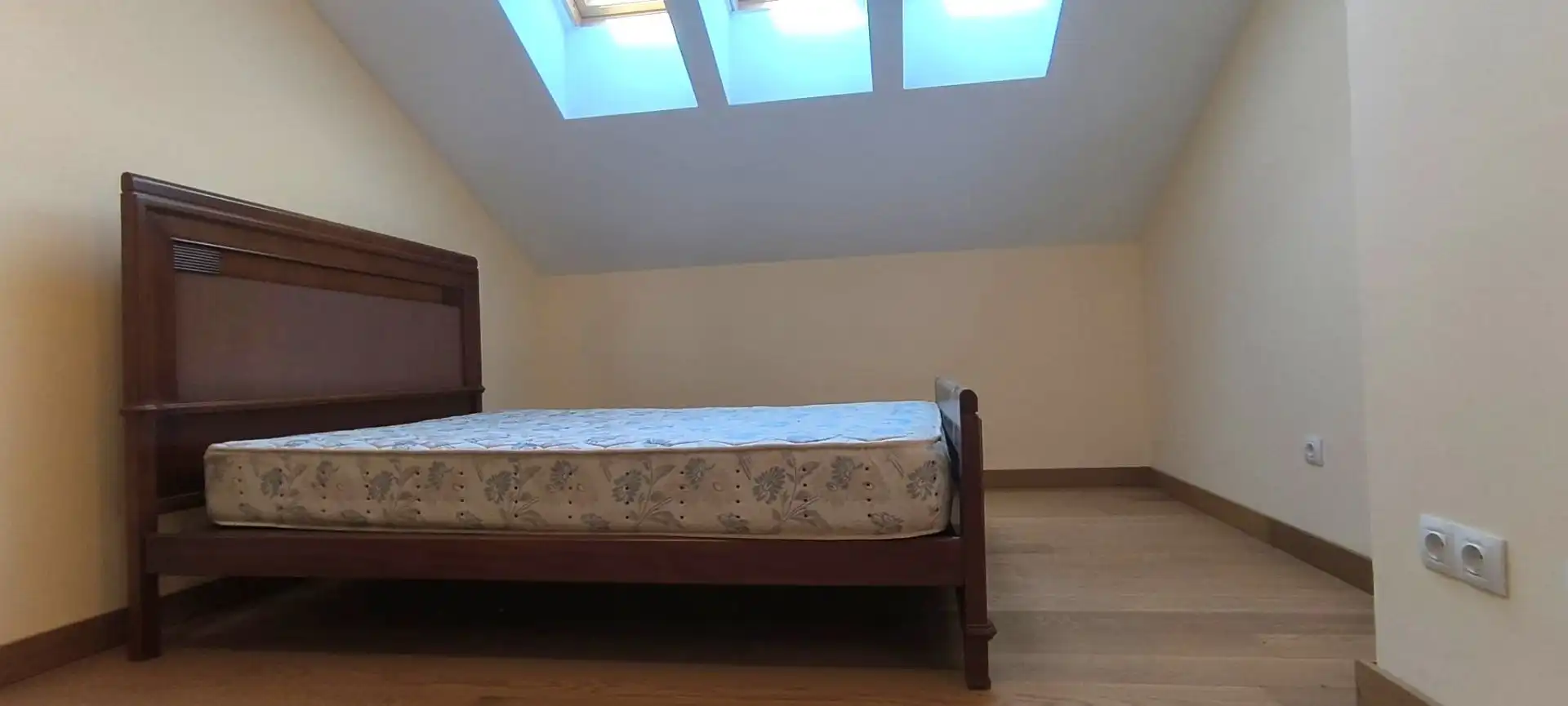 Habitación de Dúplex en venta en Cenicero con Calefacción, Terraza y Trastero