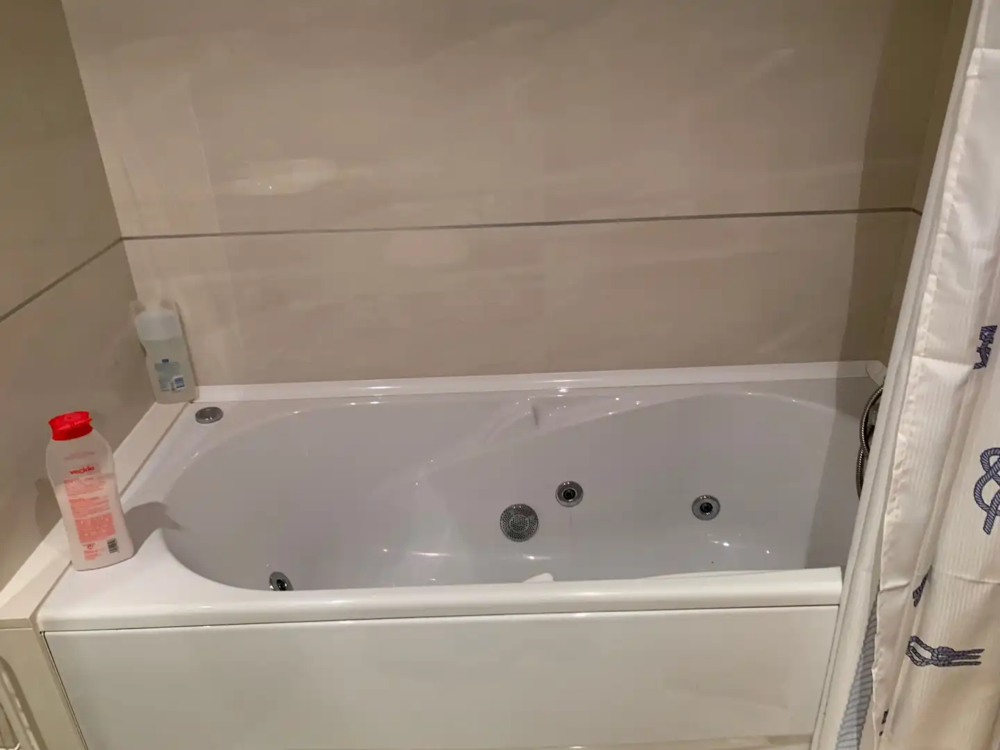 Bany de Pis en venda en Ferrol amb Calefacció i Terrassa