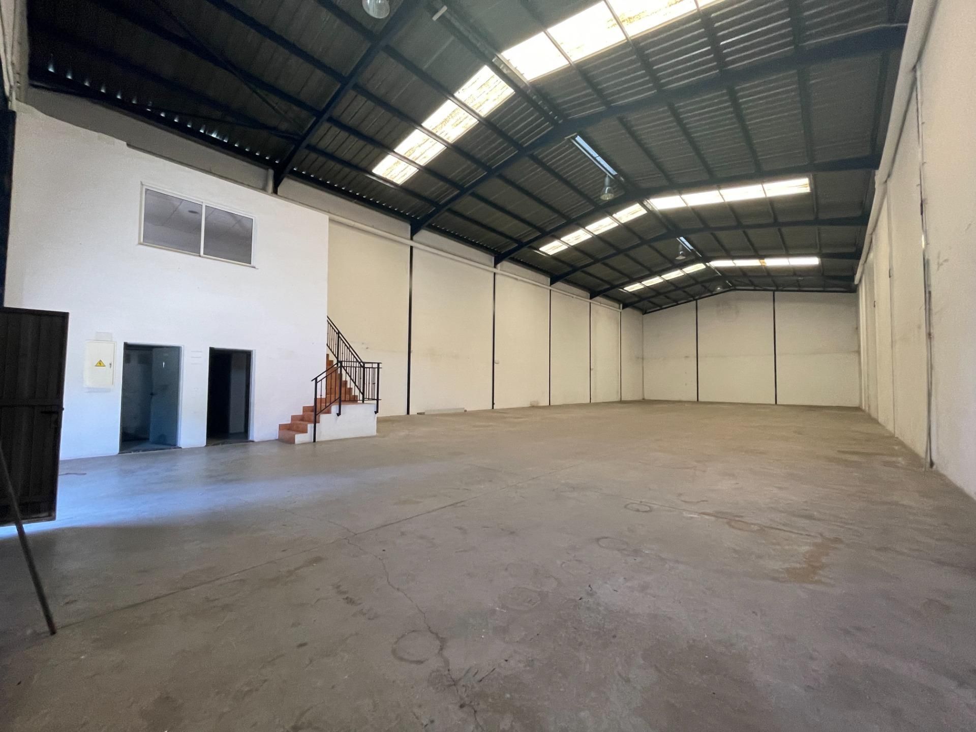 Nau industrial de lloguer en Alcàsser