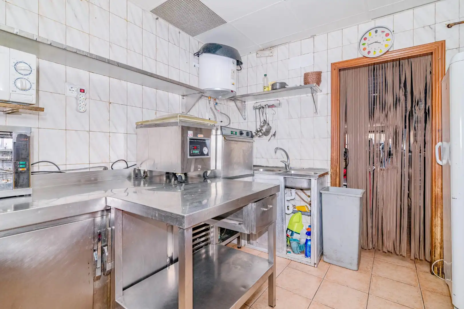 Business premises for sale in Calle ISAAC ALBENIZ 12, imagen 9