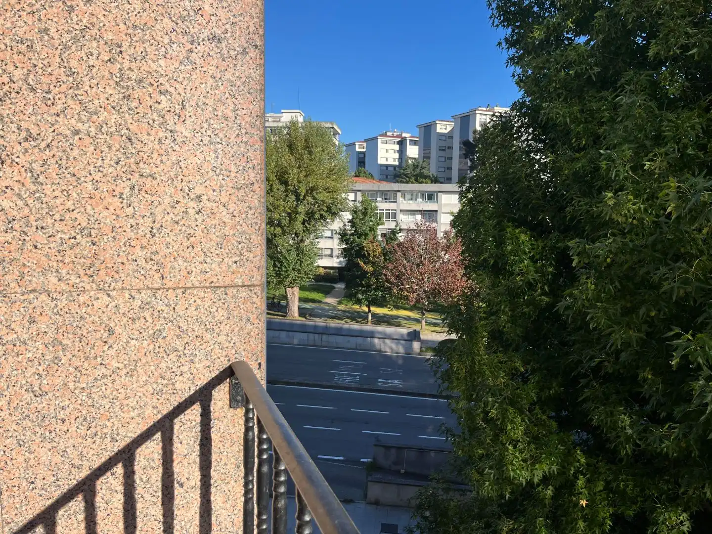 Vista exterior de Piso en venta en Vigo  con Balcón