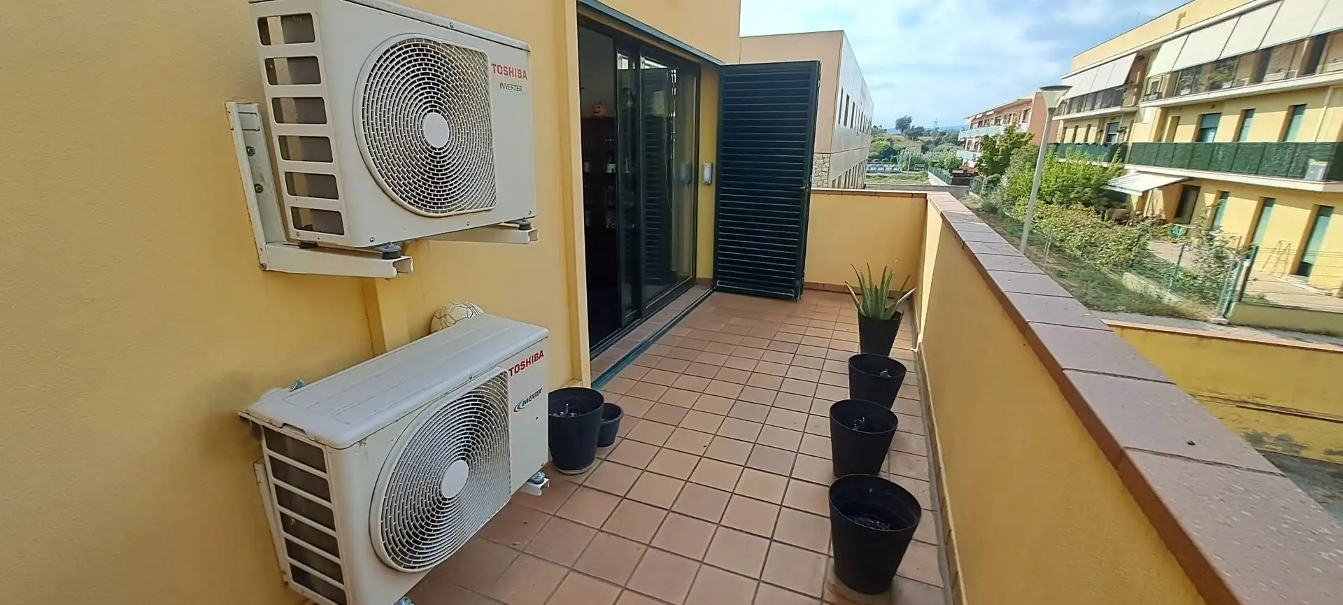 Terraza de Casa o chalet en venta en Navata con Aire acondicionado, Calefacción y Jardín privado