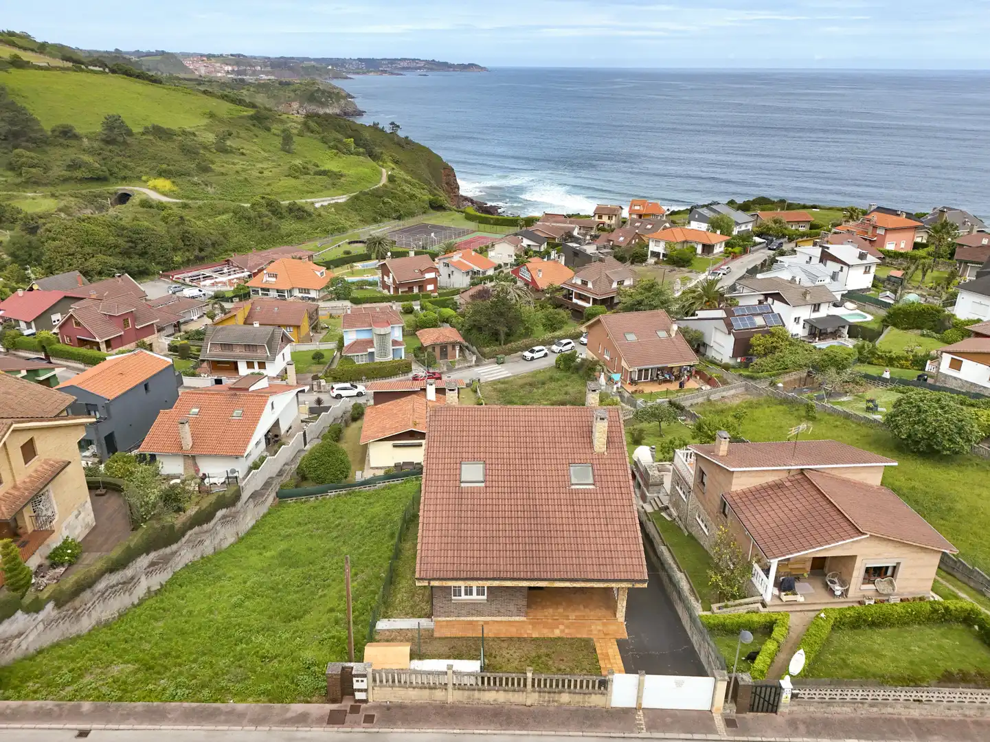Vista exterior de Casa o chalet en venta en Carreño con Calefacción, Jardín privado y Terraza
