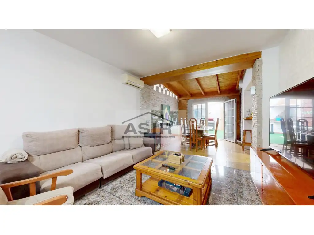 Casa o xalet en venda a Calle 9 D'Octubre, La Pobla Llarga