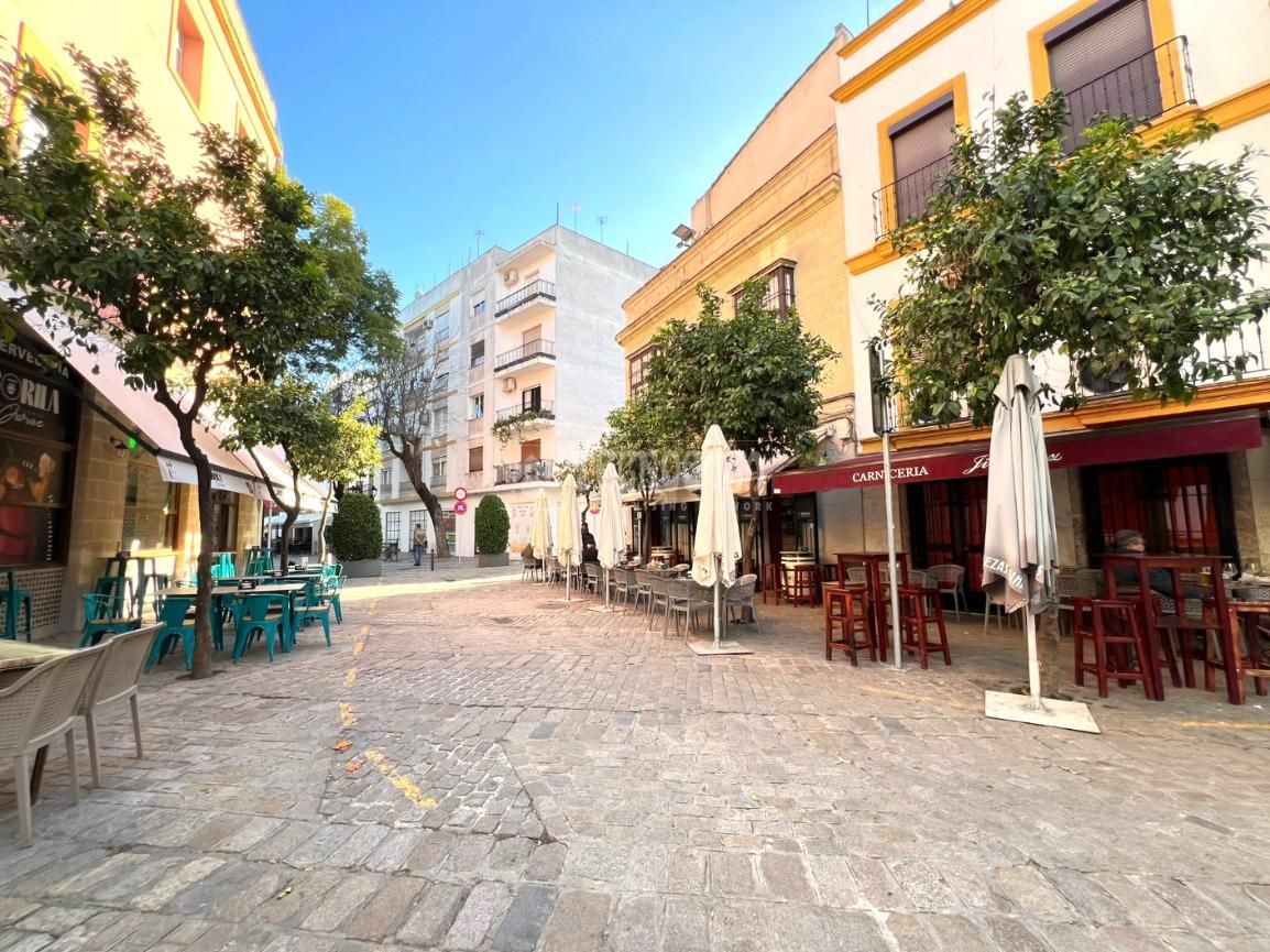 Vista exterior de Pis en venda en Jerez de la Frontera