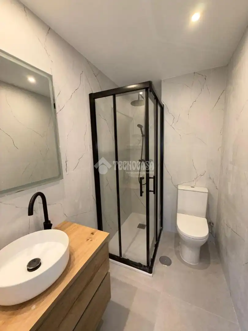 Bathroom of Flat for sale in Getafe  with Air Conditioner, Heating and Terrace