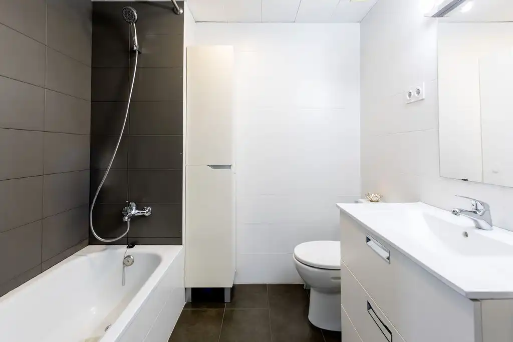 Bathroom of Apartments for sale in Mataró  with Air Conditioner, Heating and Parquet flooring