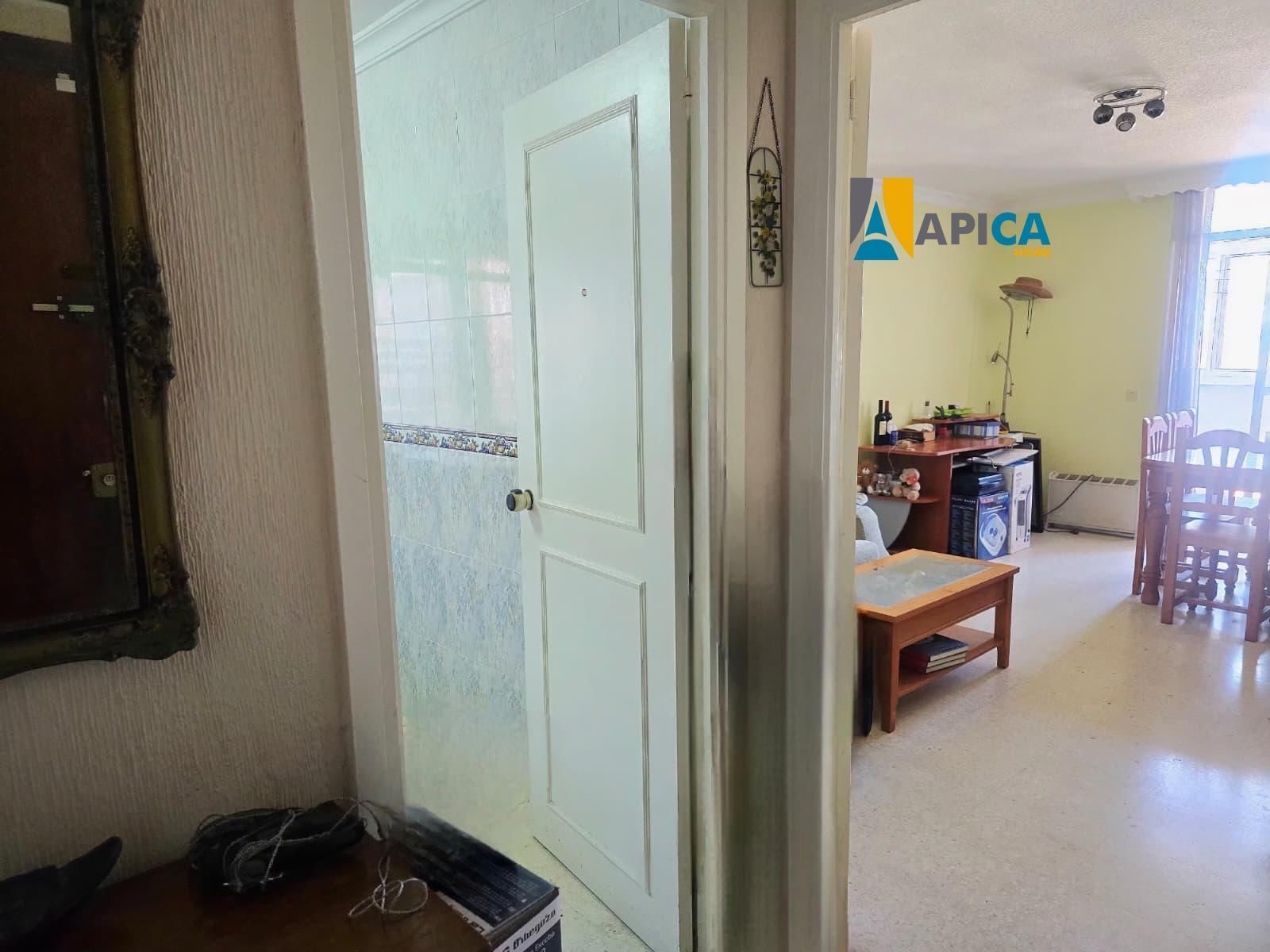 Flat for sale in La Línea de la Concepción  with Heating, Terrace and Furnished