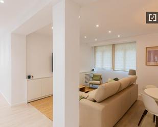 Living room of Flat to rent in  Madrid Capital  with Air Conditioner, Heating and Furnished