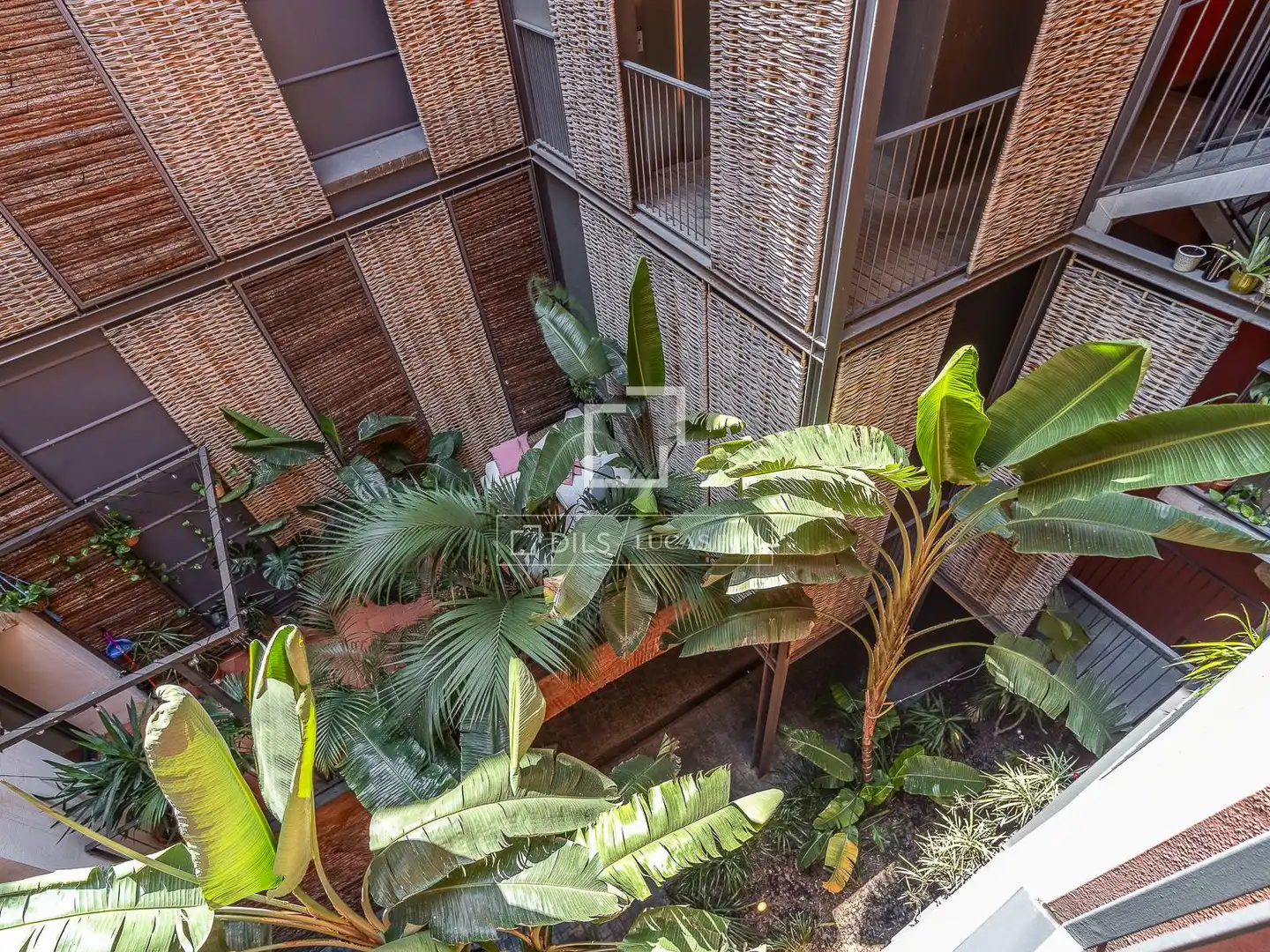 Vista exterior de Piso en venta en Barcelona con Aire acondicionado, Calefacción y Parquet