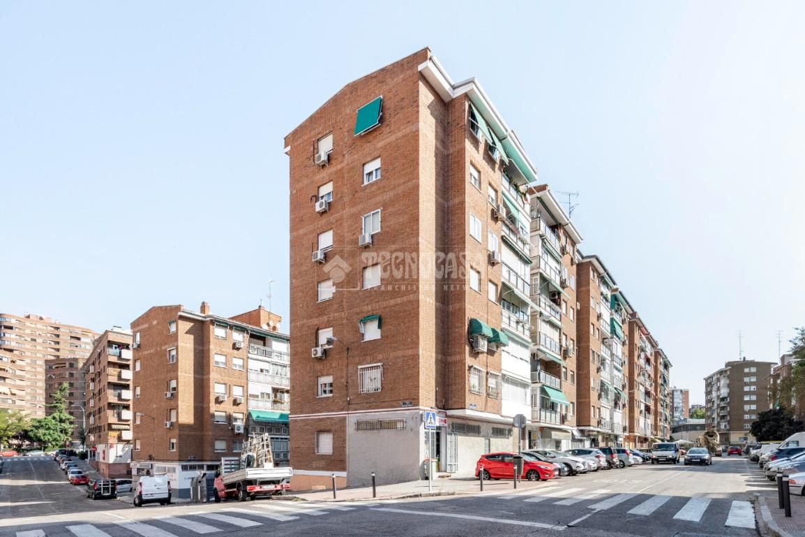 Vista exterior de Piso en venta en  Madrid Capital con Aire acondicionado, Calefacción y Parquet
