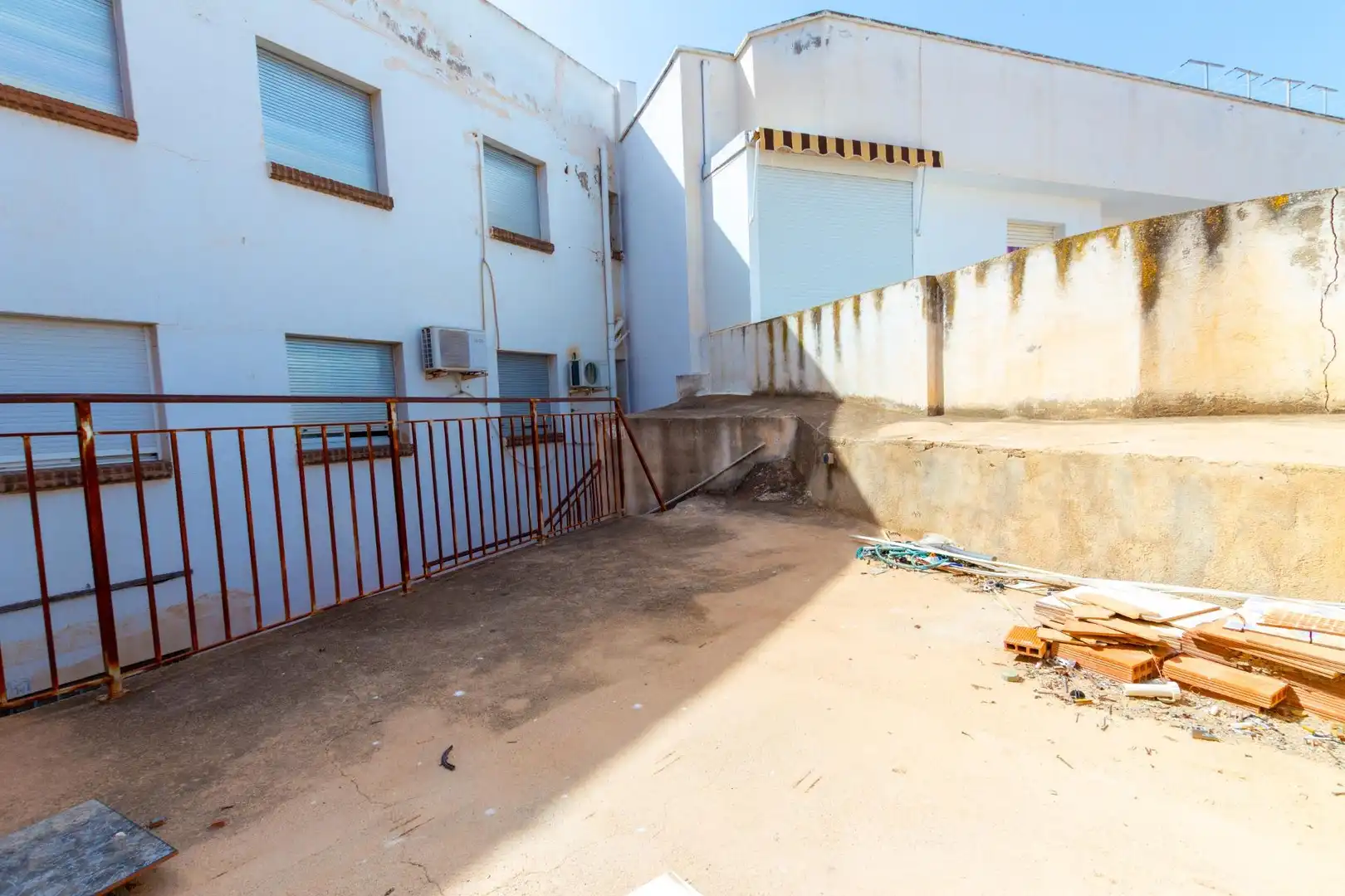 Außenansicht von Erdgeschoss zum Verkauf in Águilas mit Privatgarten, Terrasse und Möbliert