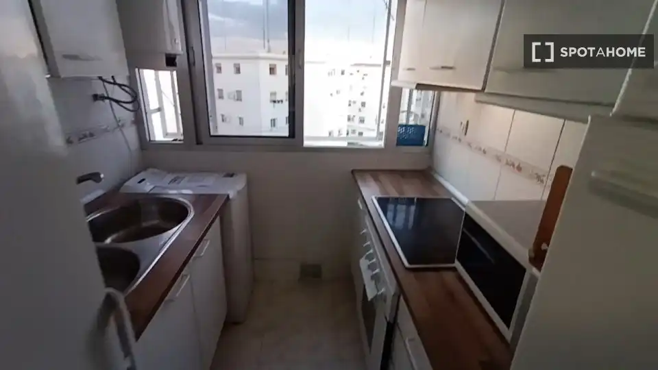Habitación en Doctor Barraquer - G. Renfe - Policlínico