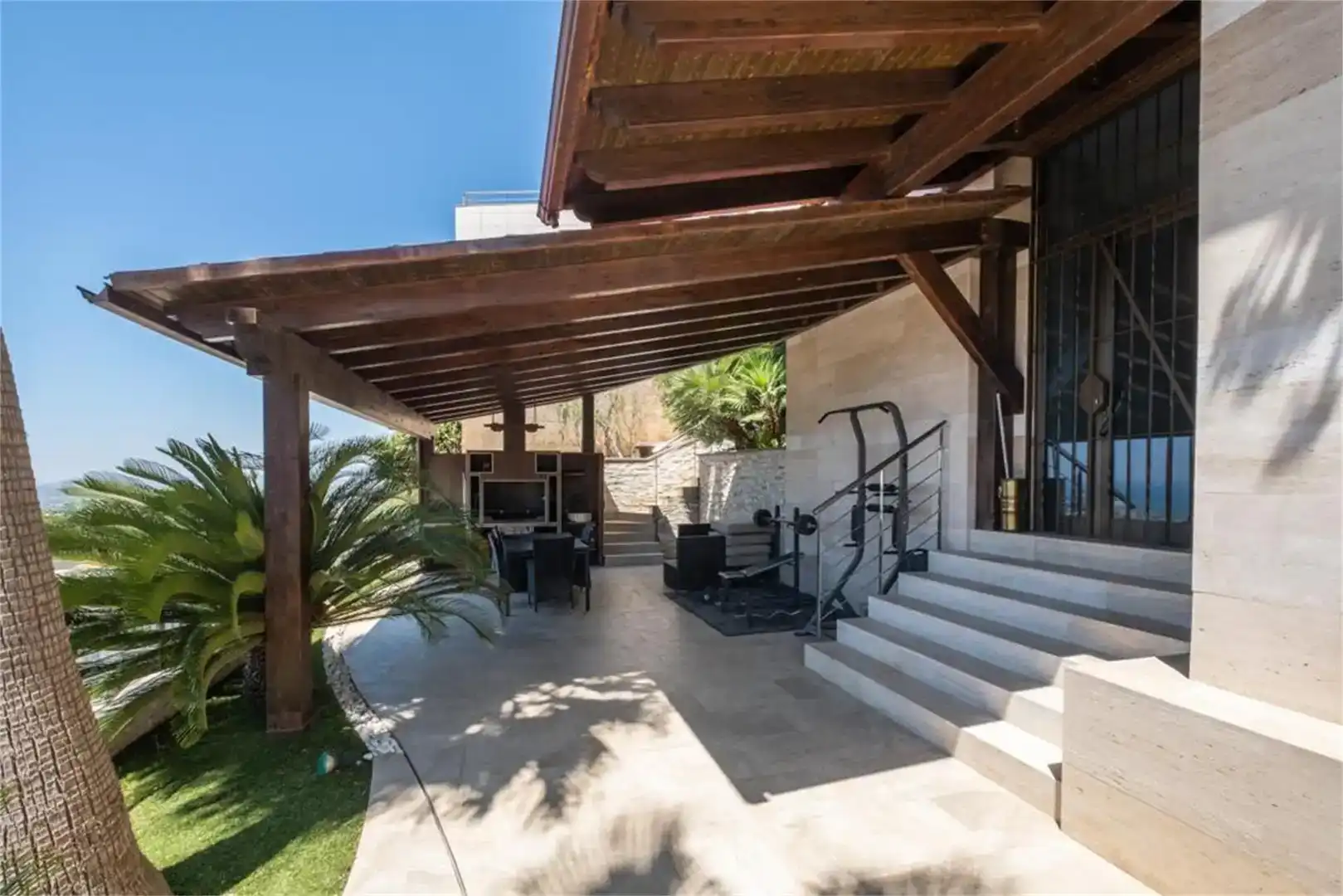 Terrassa de Casa o xalet en venda en Sitges amb Aire condicionat, Piscina i Balcó