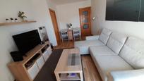 Sala d'estar de Pis en venda en L'Hospitalet de Llobregat amb Parquet, Microones i Balcó
