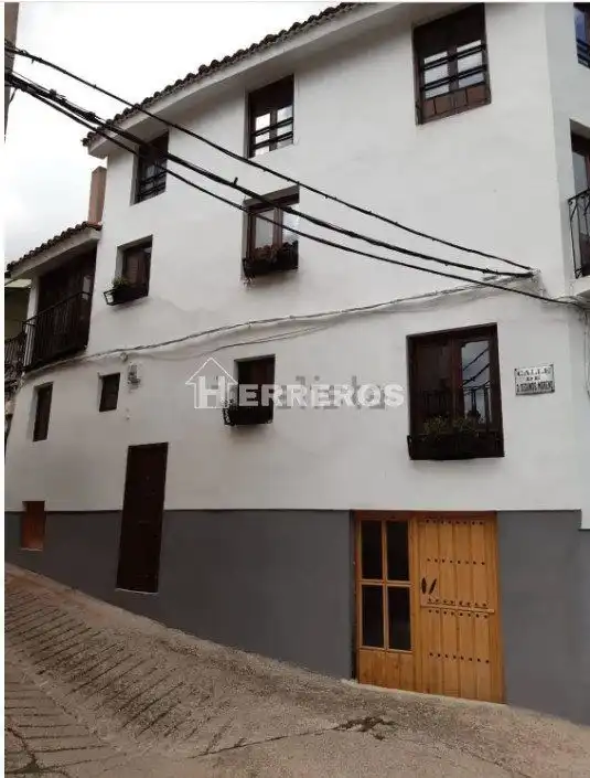 Vista exterior de Casa o chalet en venta en Villanueva de Cameros con Calefacción, Trastero y Balcón