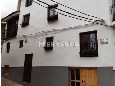 House with balcony for sale in segundo moreno