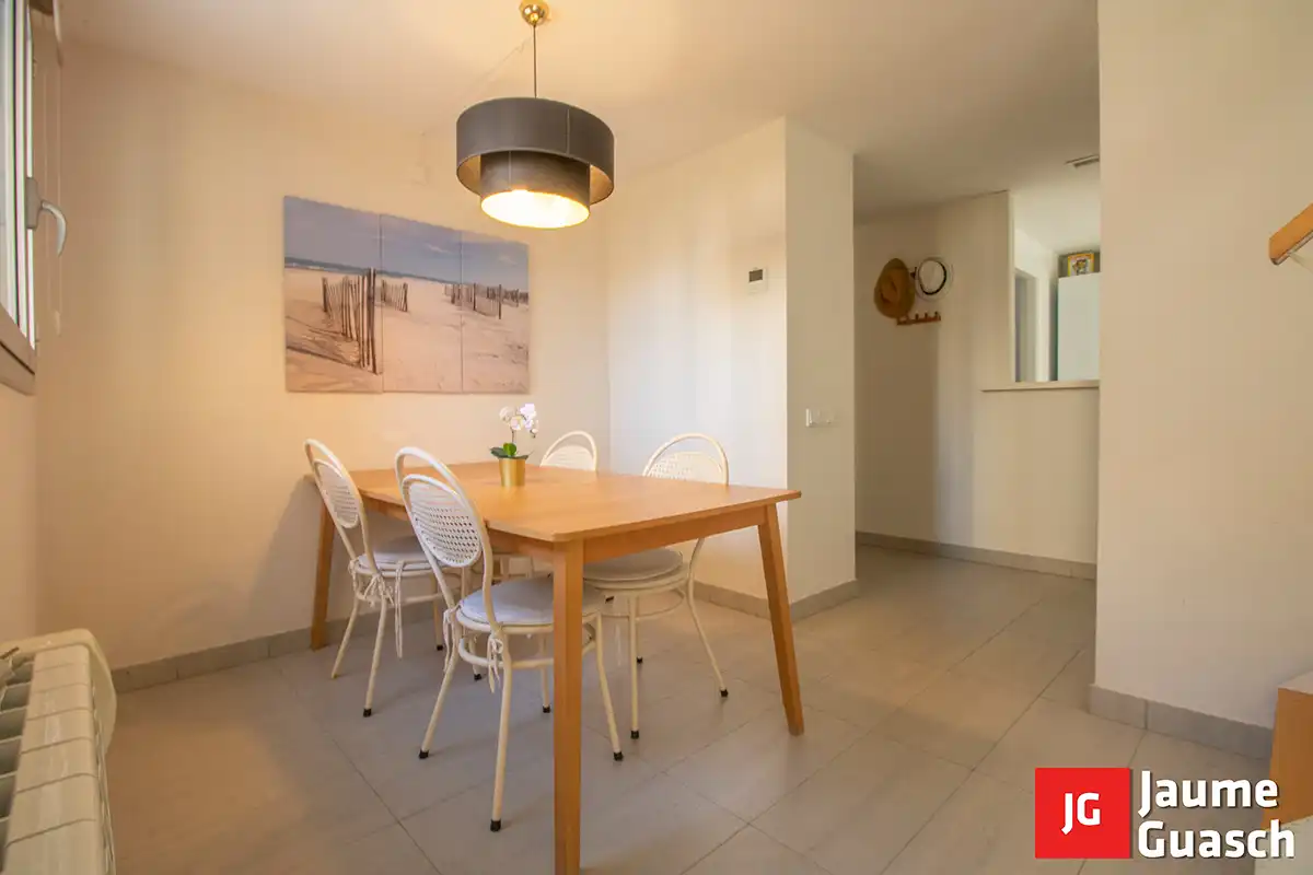 Esszimmer von Dachboden zum Verkauf in Torredembarra mit Klimaanlage, Heizung und Terrasse