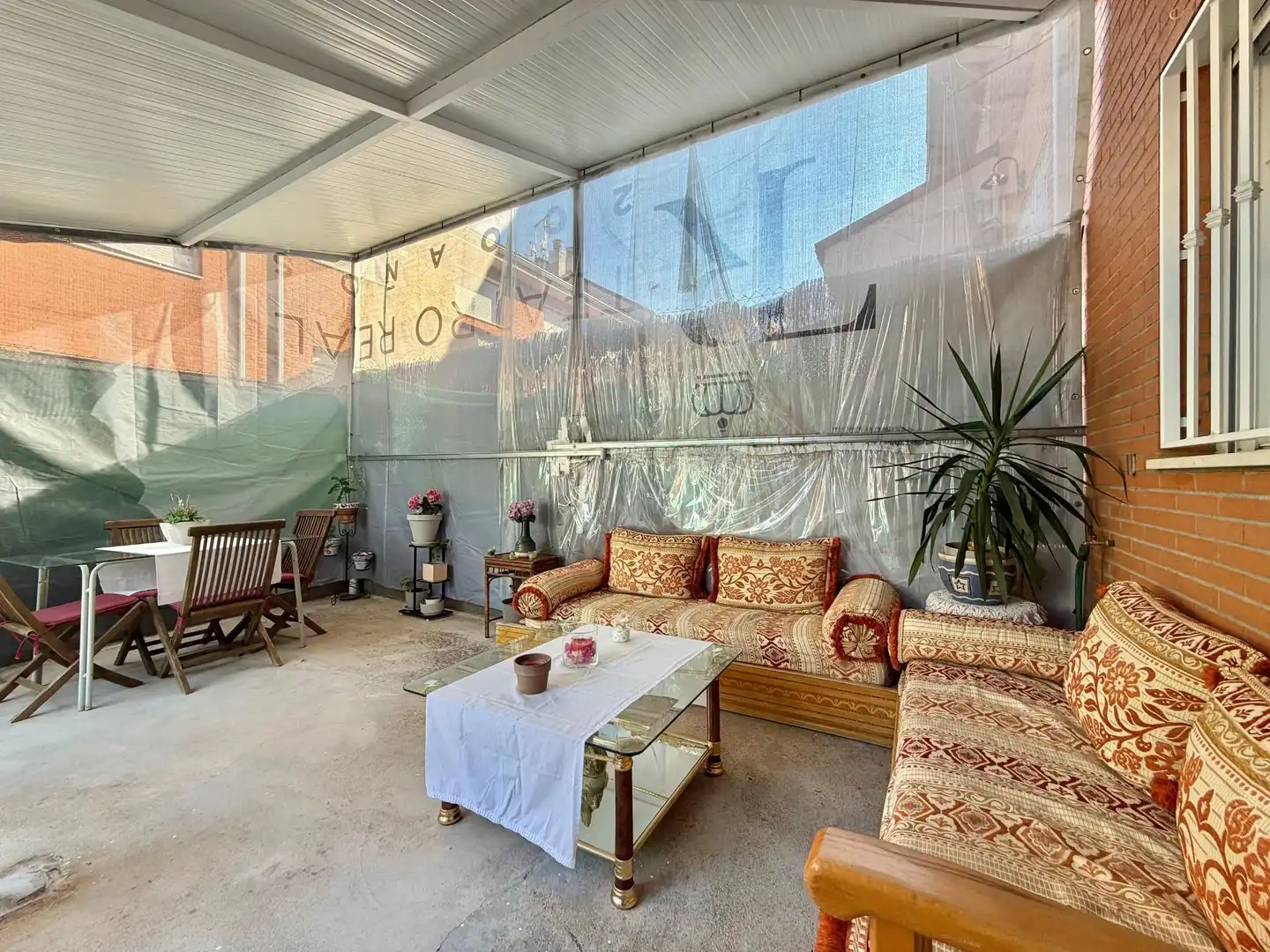 Terrasse von Einfamilien-Reihenhaus zum Verkauf in Seseña mit Klimaanlage, Heizung und Alarm