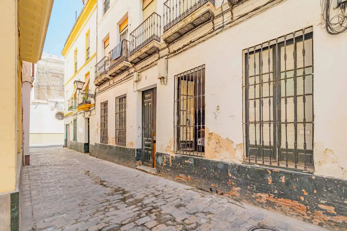 Vista exterior de Planta baixa en venda en Sevilla amb Calefacció
