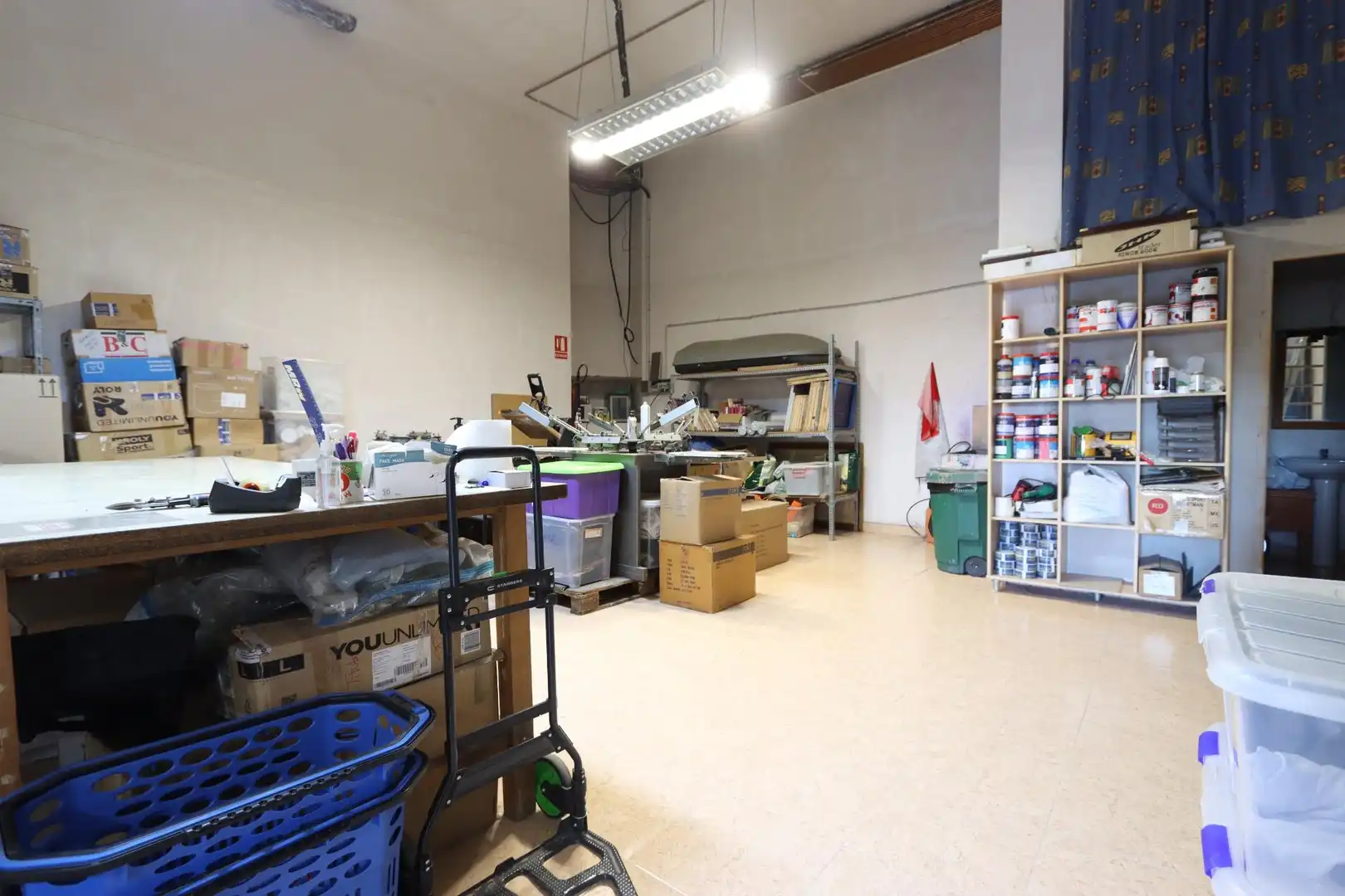Local en venta en La Pobla de Vallbona