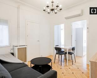 Living room of Flat to rent in  Madrid Capital  with Air Conditioner, Heating and Furnished