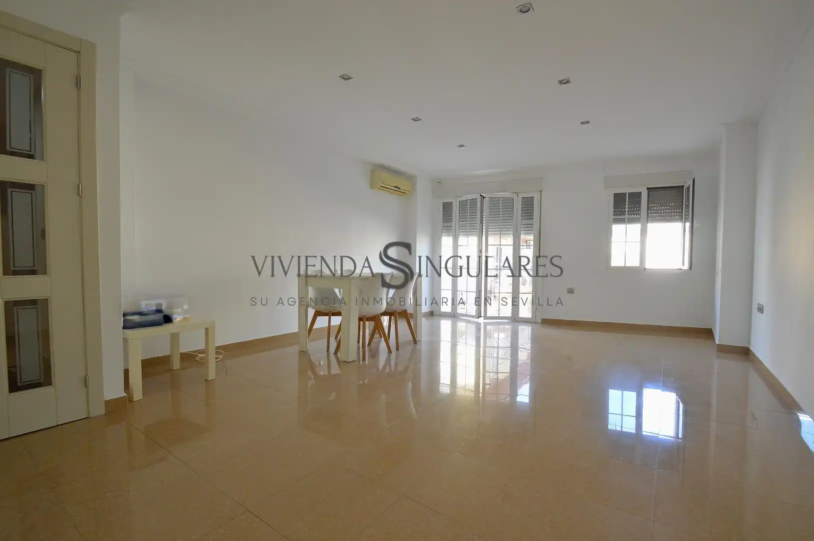Sala de estar de Piso en venta en  Sevilla Capital con Aire acondicionado, Terraza y Trastero