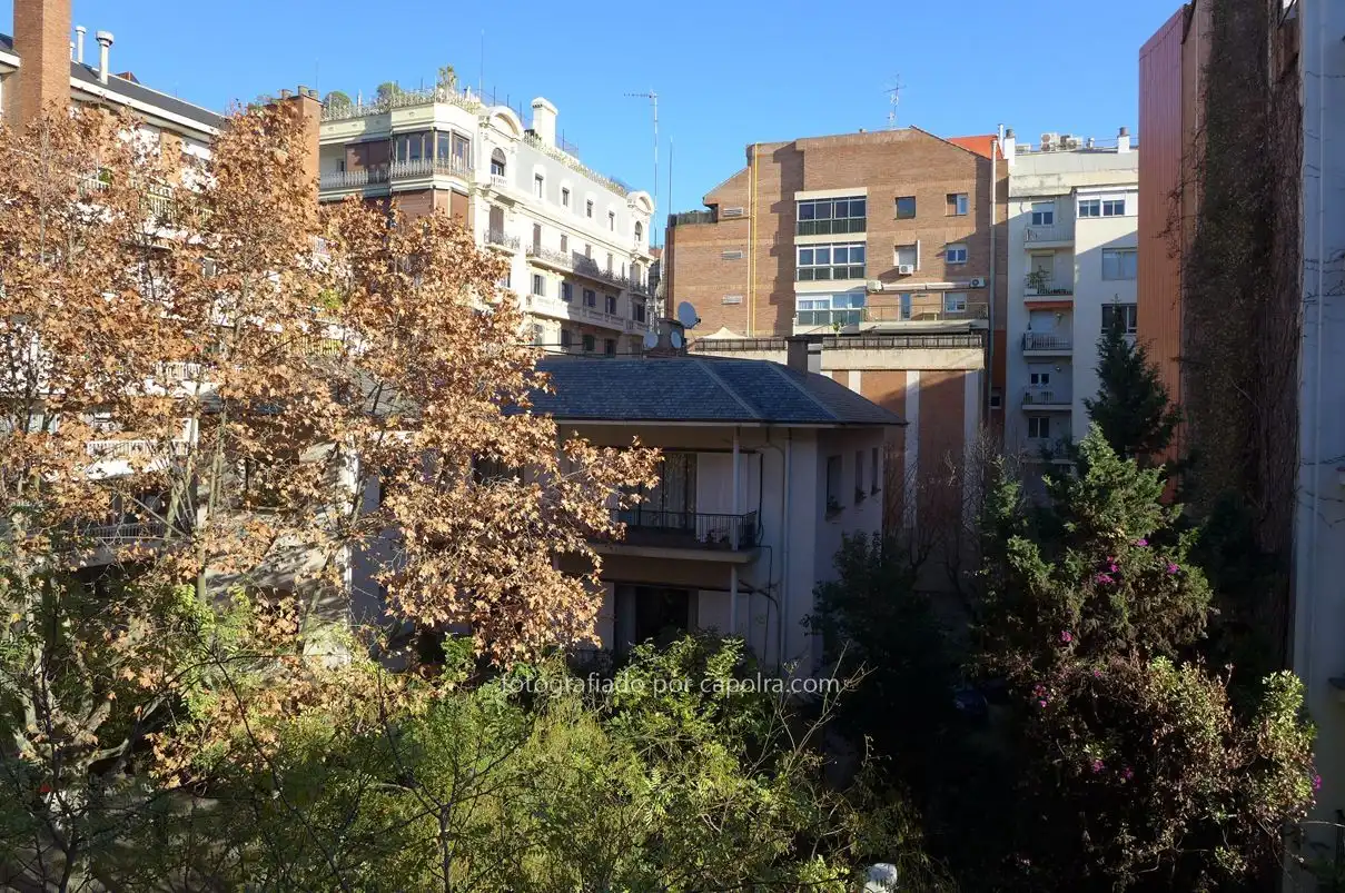 Vista exterior de Oficina de lloguer en Barcelona amb Aire condicionat i Calefacció