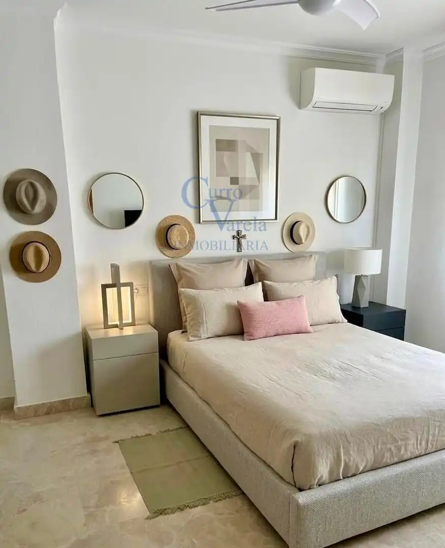 Habitación de Casa o chalet en venta en Montequinto con Aire acondicionado, Calefacción y Jardín privado
