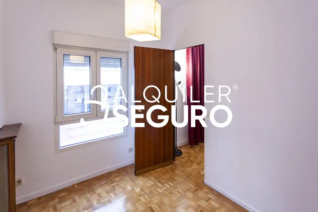 Schlafzimmer von Wohnung zur Miete in Madrid mit Heizung und Möbliert