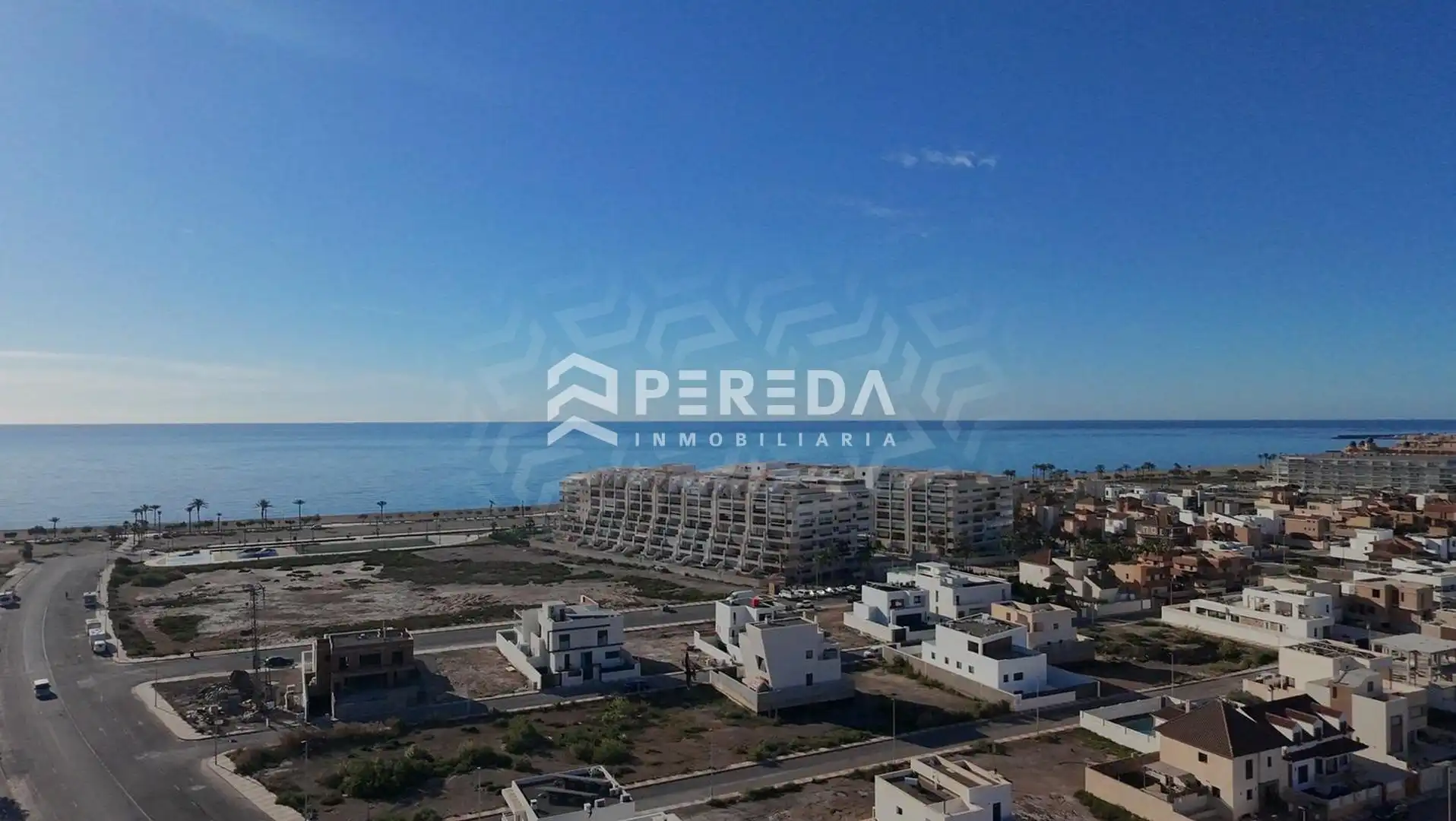 Dachboden zum Verkauf in Roquetas de Mar mit Terrasse und Gemeinschaftspool