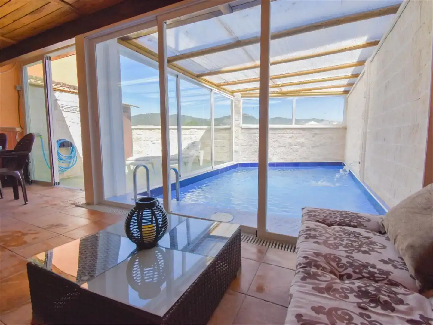 Piscina de Casa adosada en venda en Arriate amb Aire condicionat, Piscina i Moblat