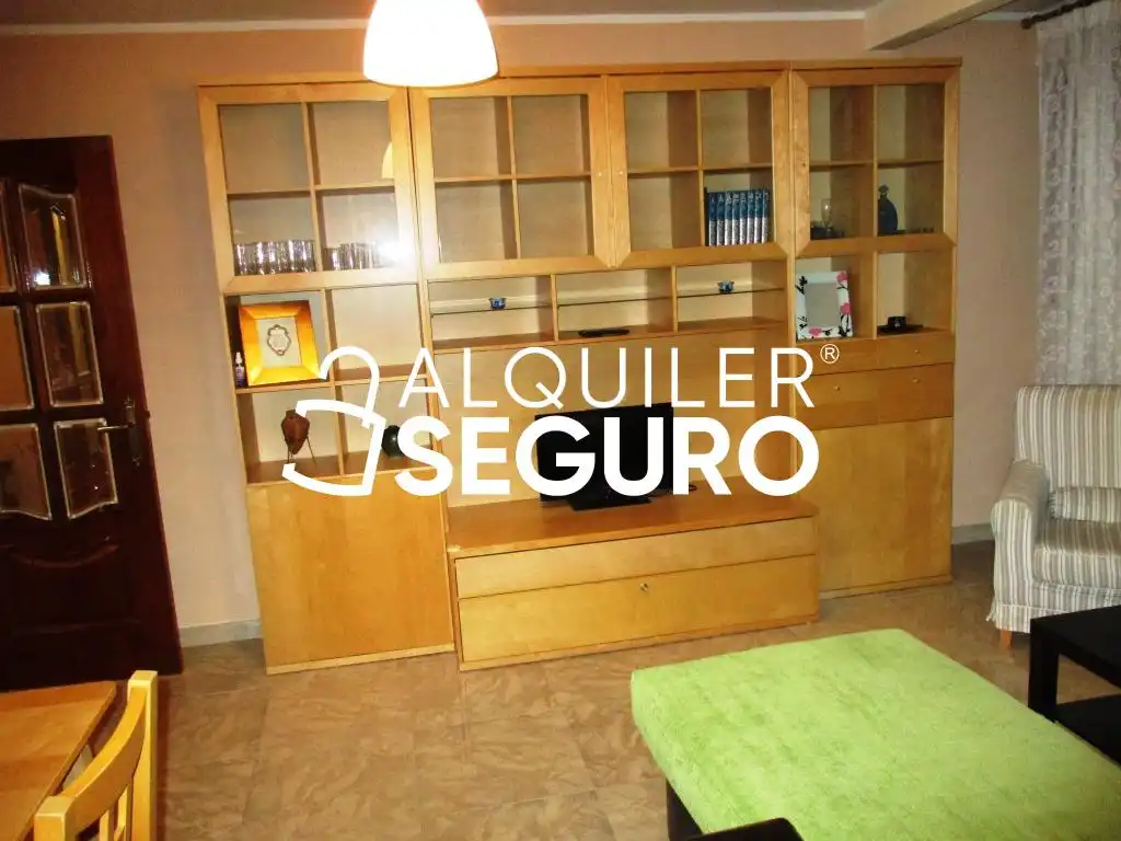 Dormitori de Pis de lloguer en Alcalá de Henares amb Aire condicionat, Calefacció i Terrassa