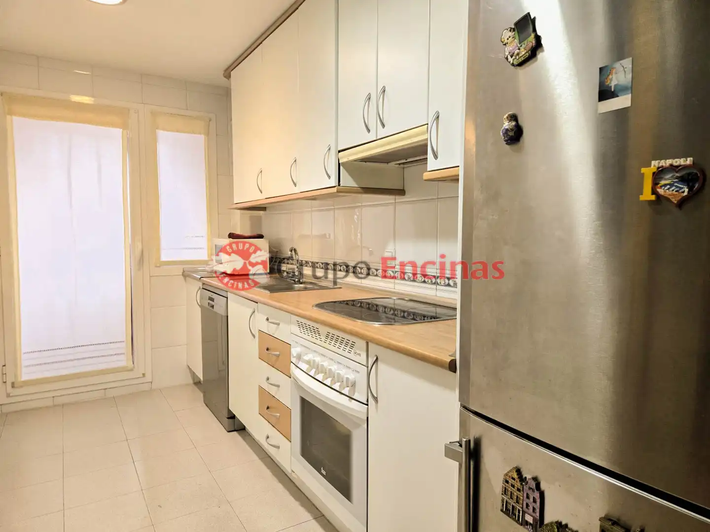 Cocina de Ático en venta en Parla con Aire acondicionado, Calefacción y Jardín privado