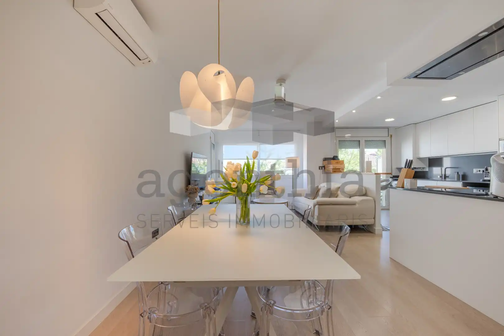 Dining room of Flat for sale in Girona  with Air Conditioner, Heating and Balcony