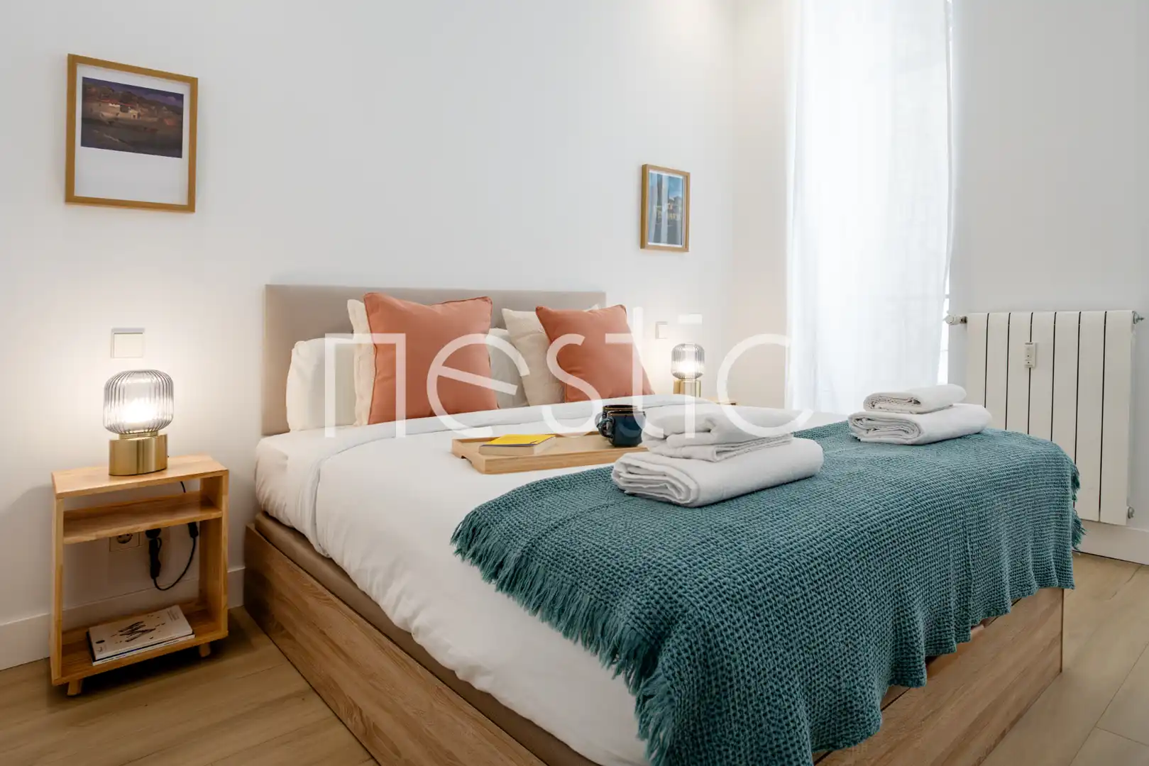 Habitación de Apartamento de alquiler en Madrid con Aire acondicionado, Calefacción y Amueblado