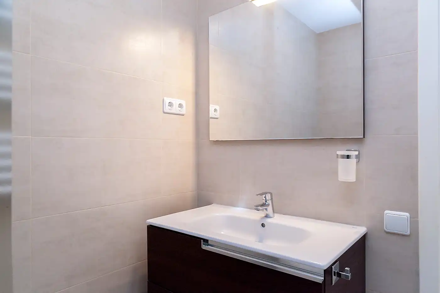 Badezimmer von Wohnung zum Verkauf in Barcelona mit Klimaanlage, Heizung und Terrasse