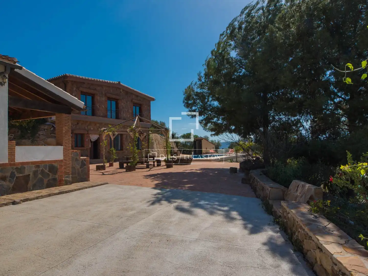 Vista exterior de Finca rústica en venda en Ardales amb Aire condicionat, Terrassa i Traster