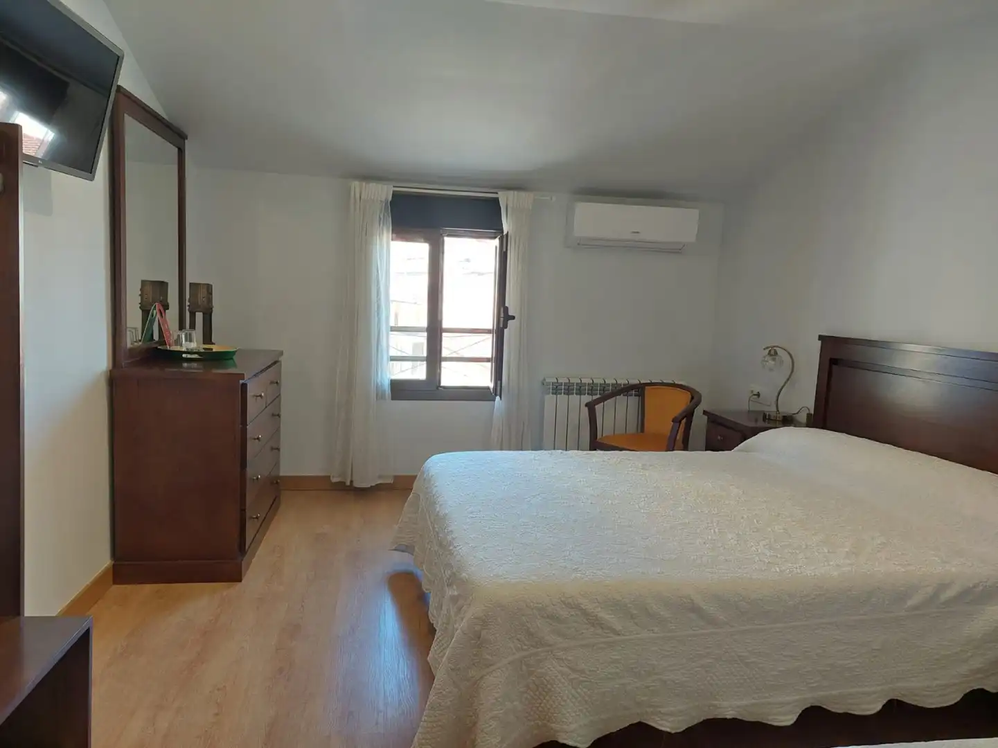 Habitación de Casa adosada en venta en Milagro con Aire acondicionado, Calefacción y Amueblado