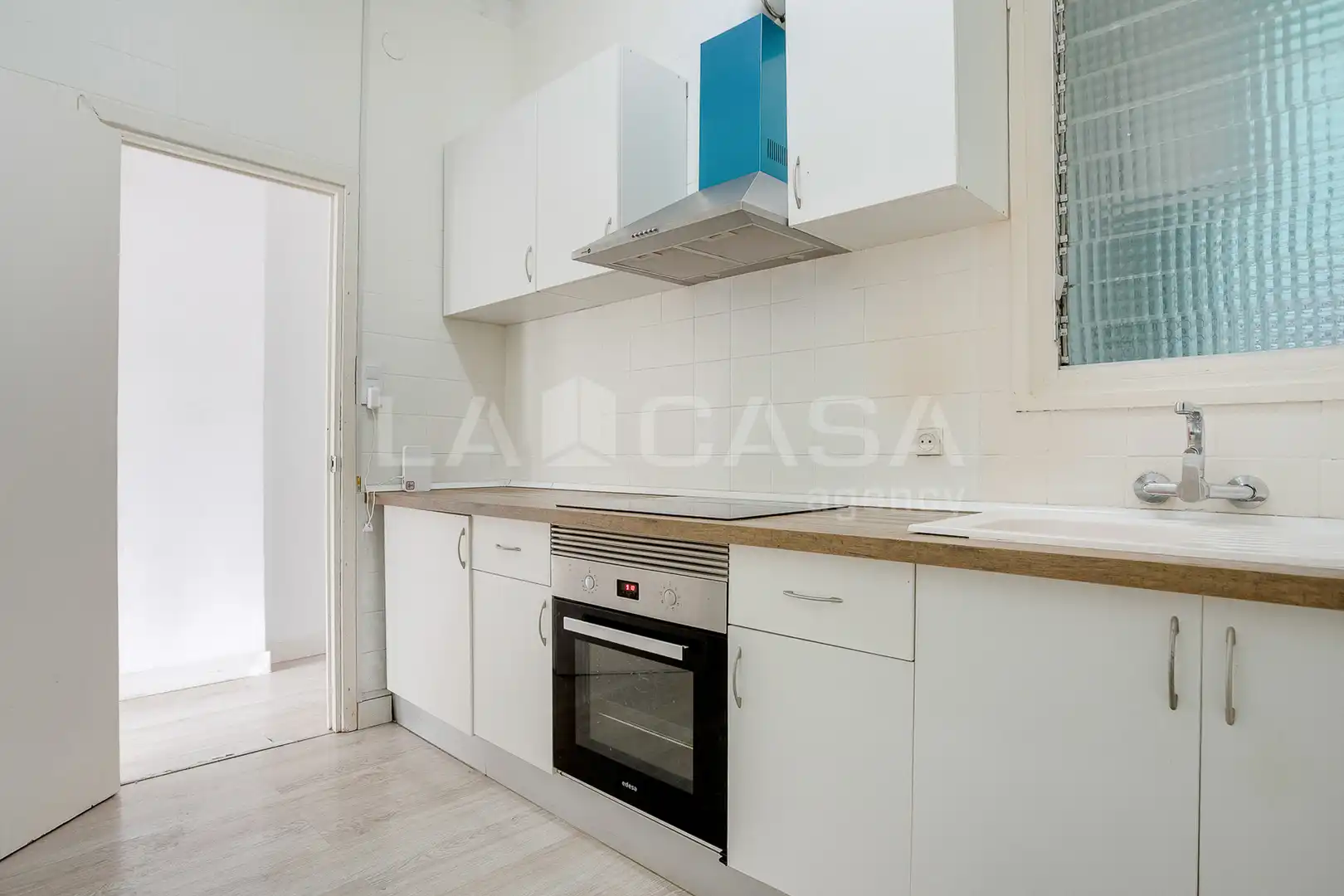 Cuina de Pis en venda en Barcelona amb Terrassa