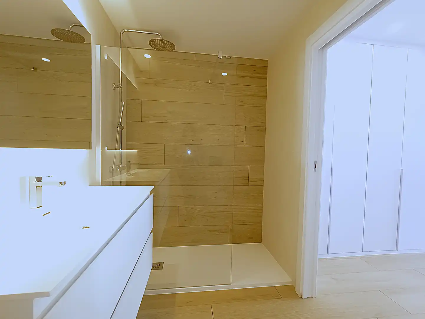 Baño de Piso de alquiler en  Pamplona / Iruña con Calefacción, Terraza y Trastero