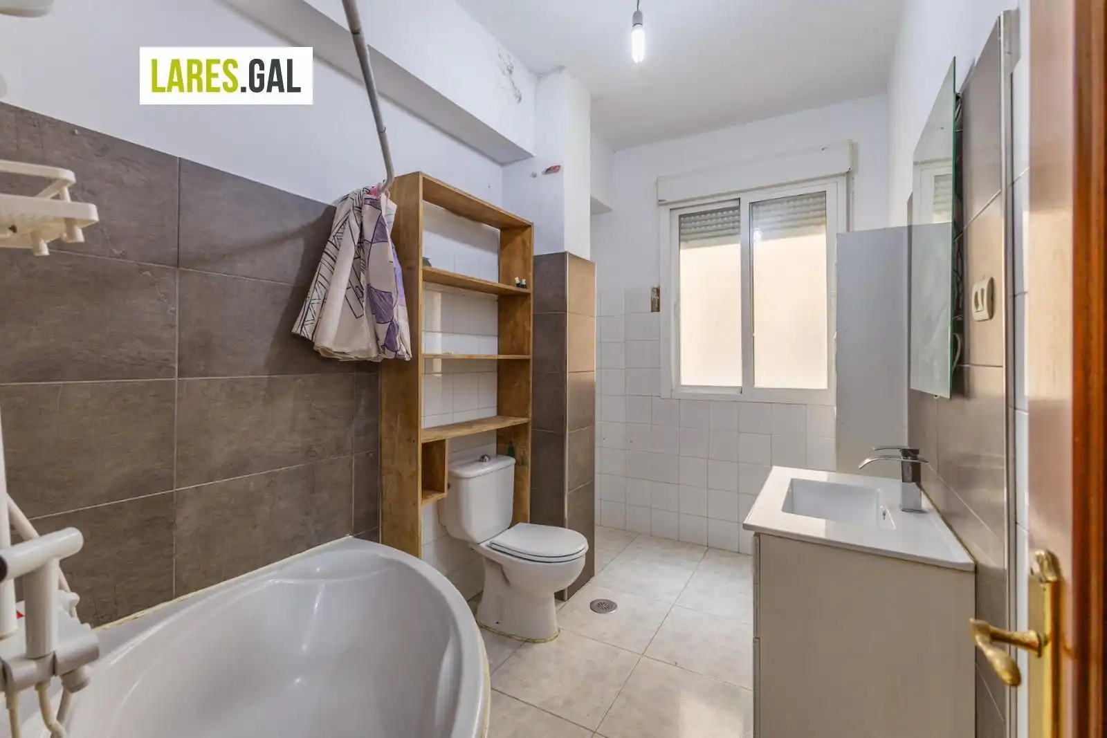 Bathroom of Flat for sale in Cangas 