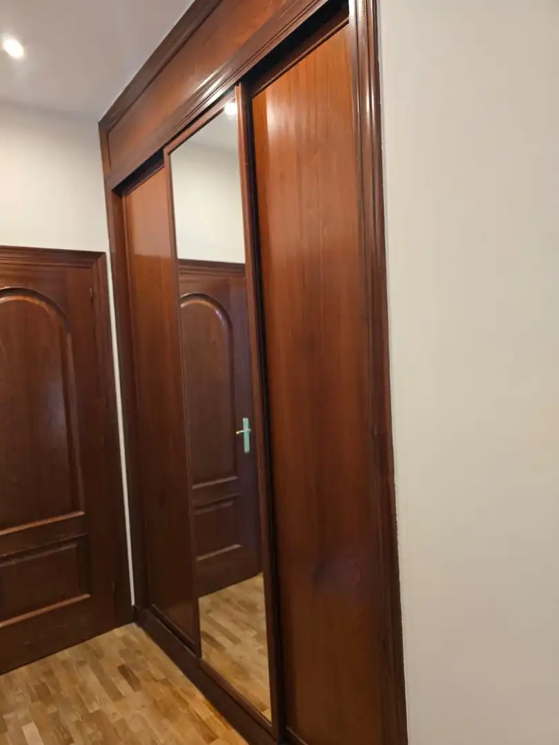 Piso de alquiler en Gijón  con Calefacción, Parquet y Terraza