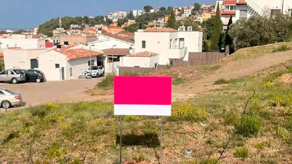 Residential land for sale in Carrer les Esplanes, imagen 2