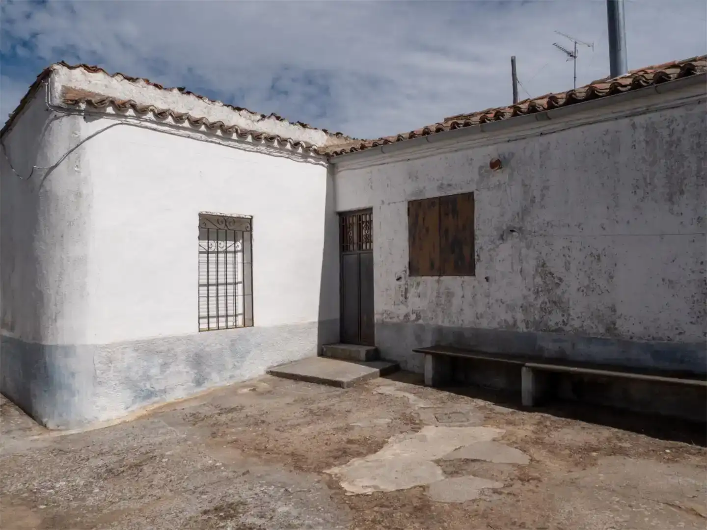 Vista exterior de Pis en venda en Montejo amb Jardí privat i Traster
