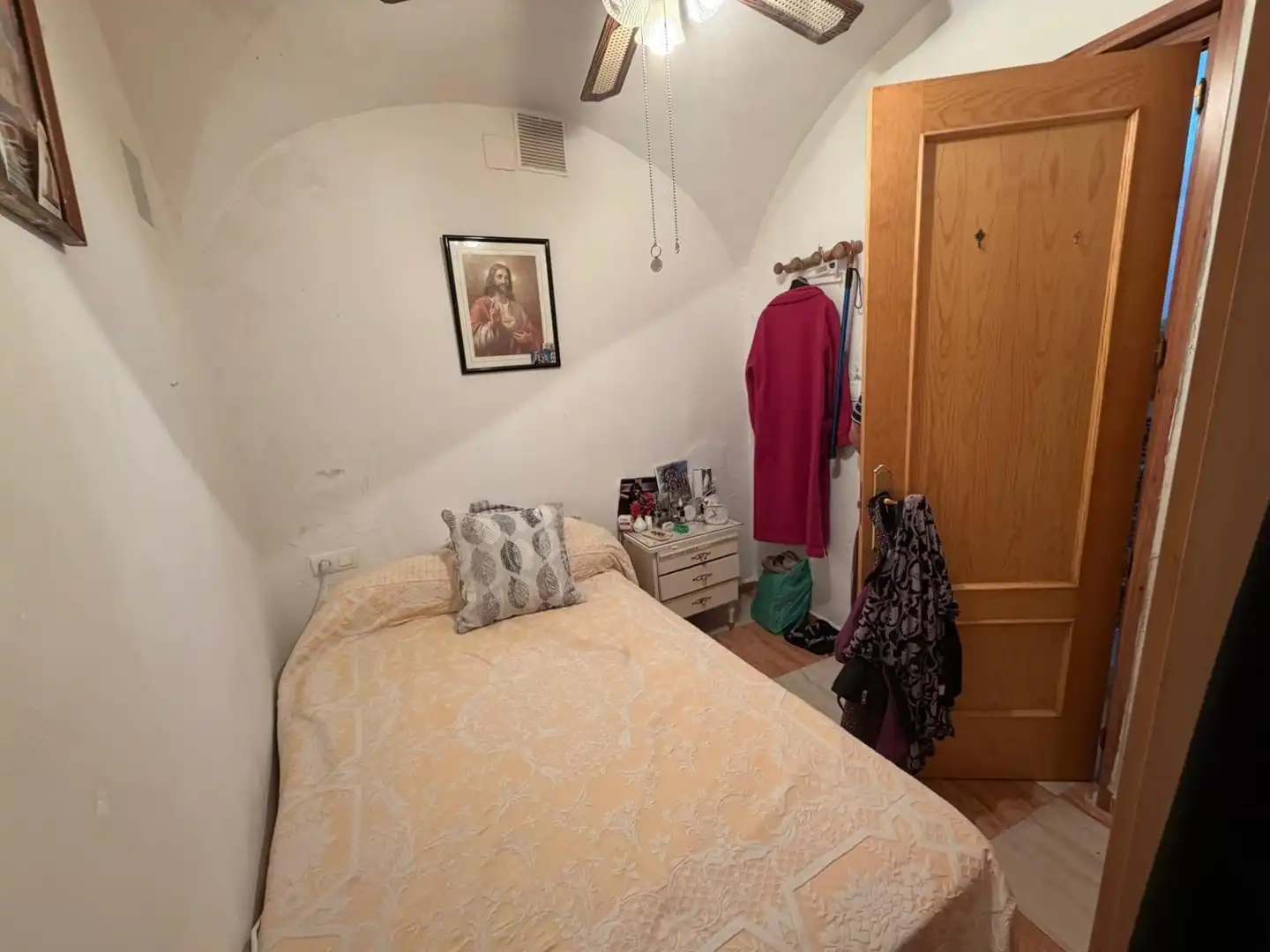 Dormitori de Casa o xalet en venda en Alcuéscar amb Terrassa, Moblat i Balcó