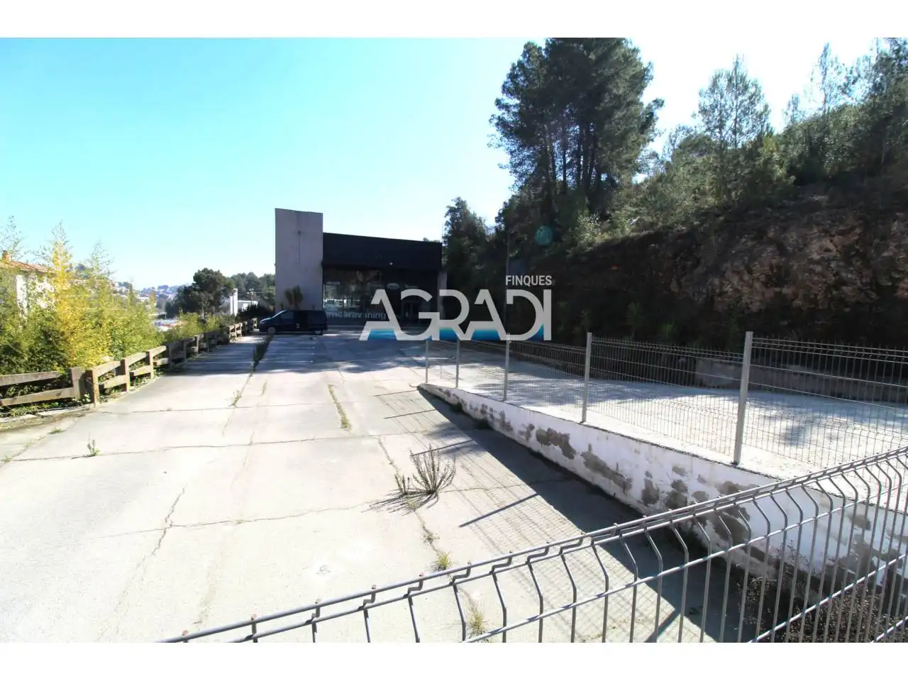 Nave industrial de alquiler en Vallirana